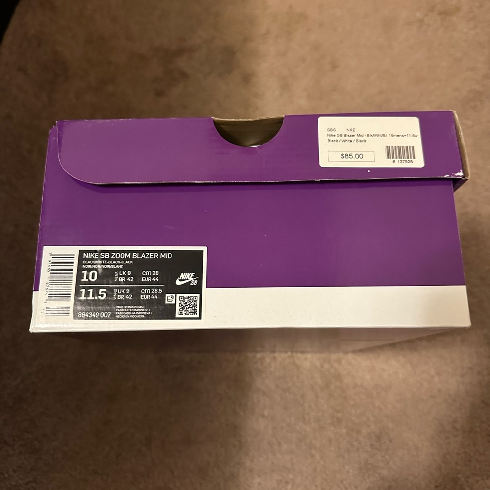 Nike - Picture 5 of 5